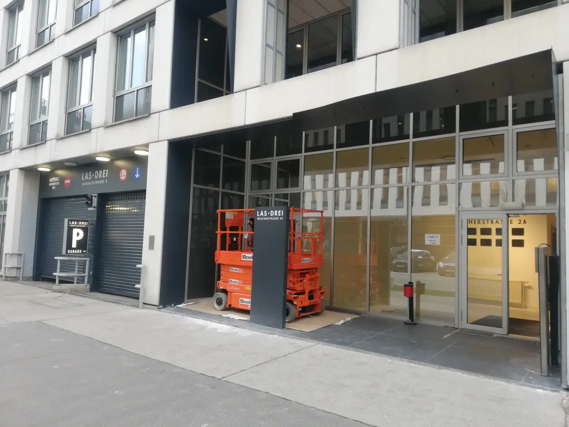 Apartment near Praterstern with flexible layout and view of the courtyard? Wait no