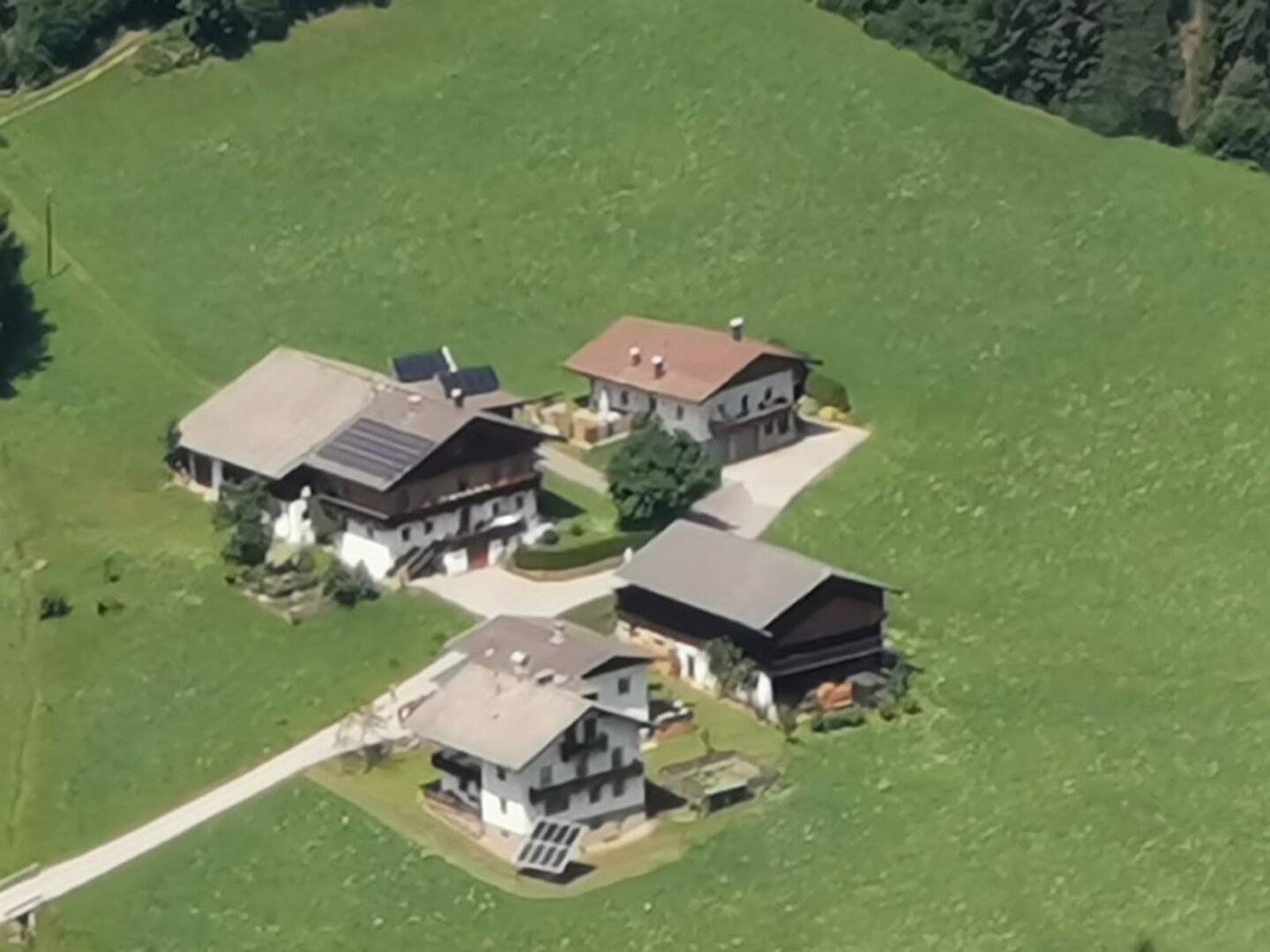 Lienz-Umgebung, Schöne Landwirtschaft mit Doppelwohnhaus in Osttirol zu verkaufen!