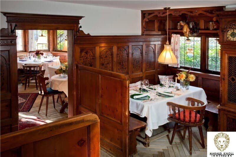 Upscale Tyrolean restaurant with history and awards for lease