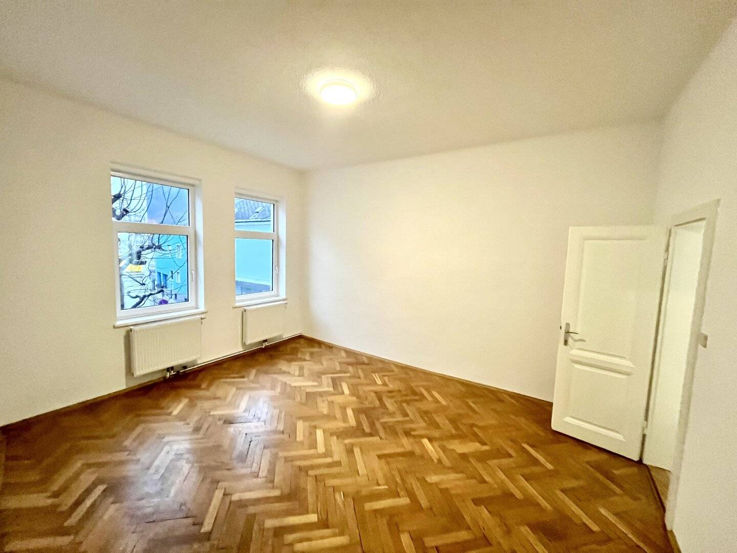 Elegante 4 - Zimmer Altbauwohnung im Zentrum von Gloggnitz