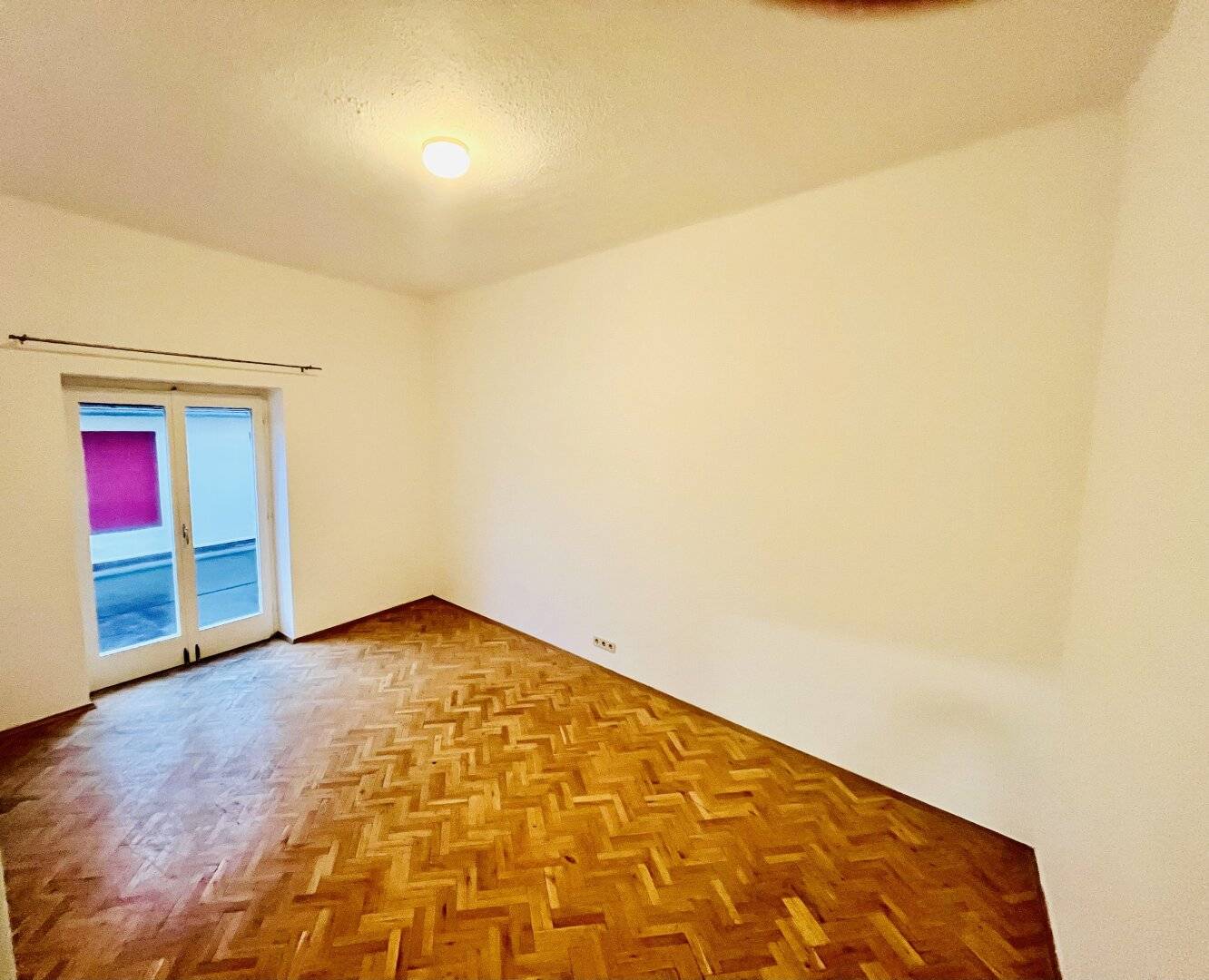 Elegante 4 - Zimmer Altbauwohnung im Zentrum von Gloggnitz