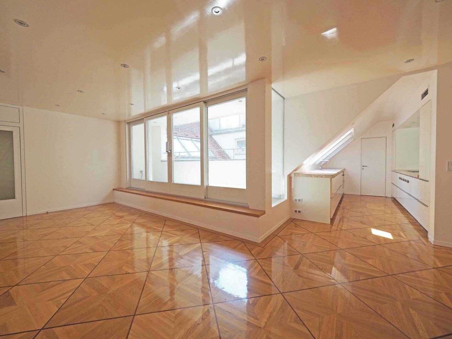 ANNAGASSE extraordinary 3 room rooftop duplex with terrace in historic downtown palais