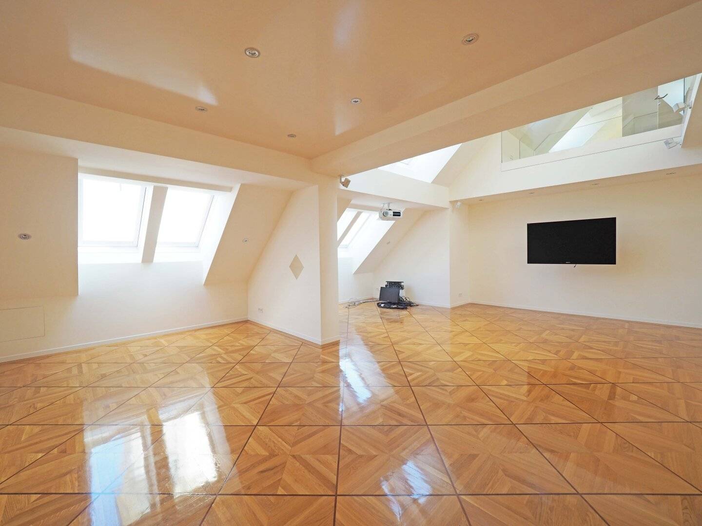 ANNAGASSE extraordinary 3 room rooftop duplex with terrace in historic downtown palais
