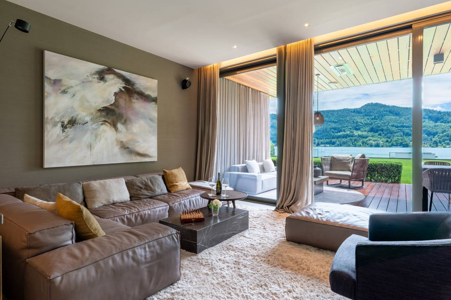 RESIDENZ am WÖRTHERSEE | Großzügige Wohneinheit in Exklusivlage |  Bootsliegeplatz, Sauna und Beachclub