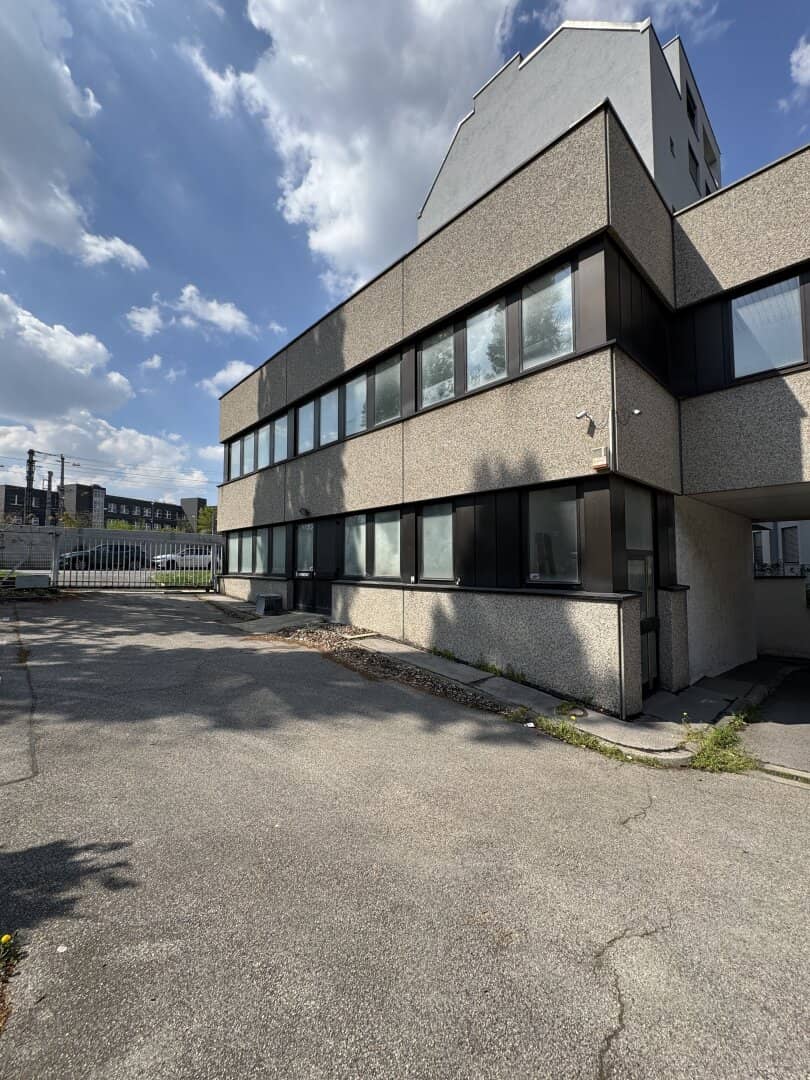 Attractive developer property with development potential