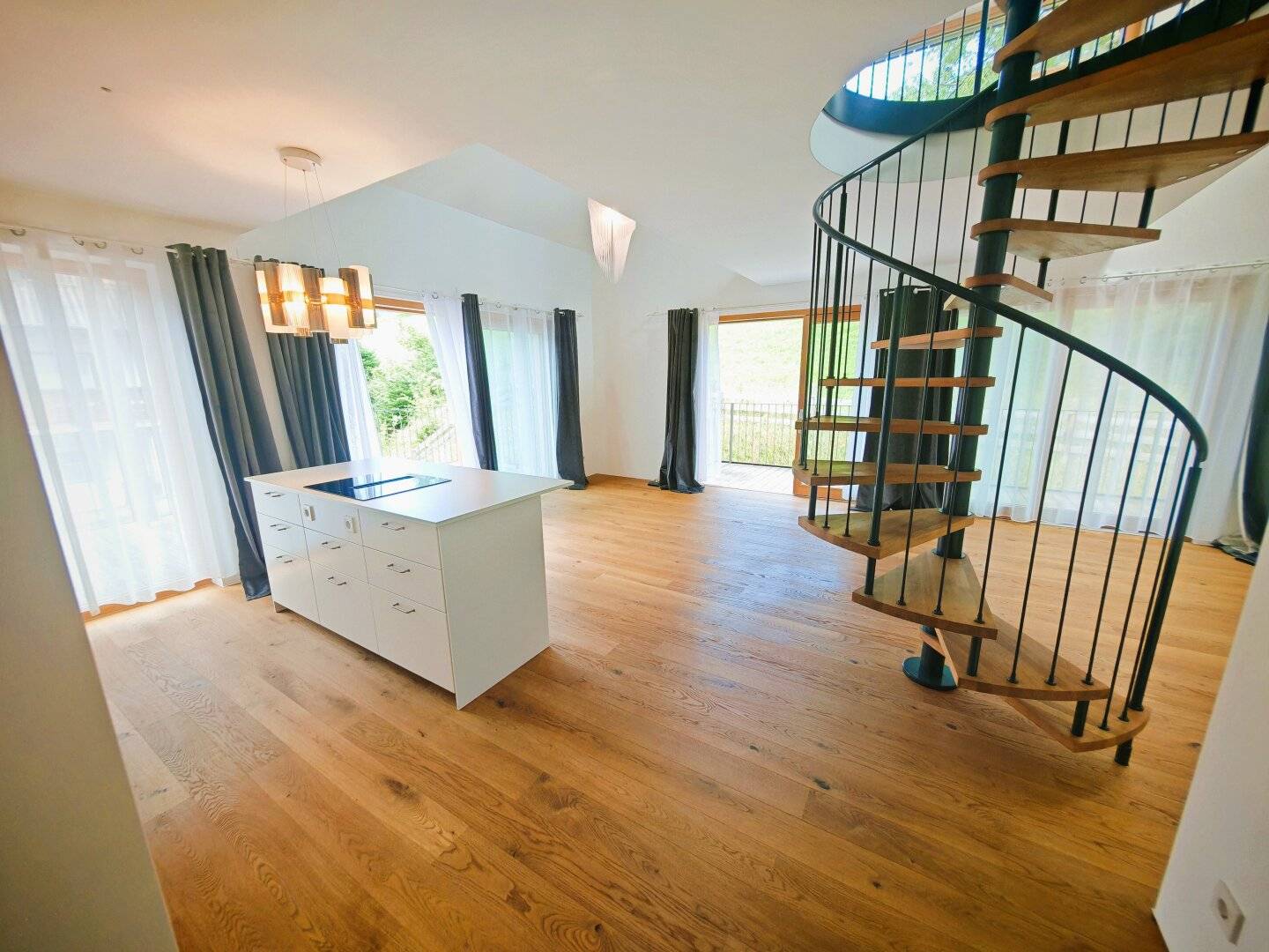 Exclusive 2.5 to 3.5 room maisonette apartment with terrace and 1-2 underground parking spaces in the center of Goldeggh?,