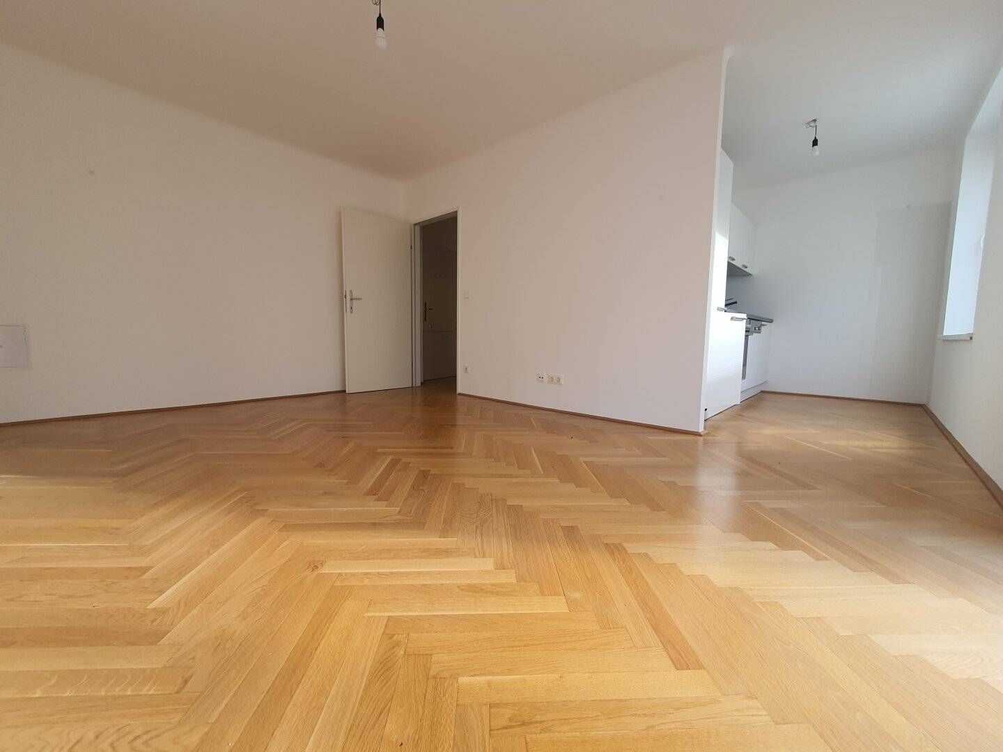 Charming single apartment located in a quiet prime location in Hietzing near Café Dommayer and Schönbrunn