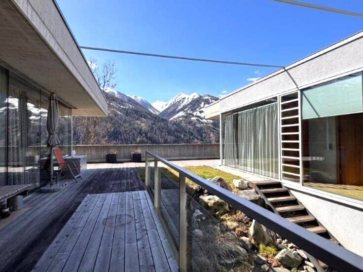 Sichtbeton und klare Formen! Architektonische Besonderheit mit Freizeitwohnsitzwidmung in Osttirol!