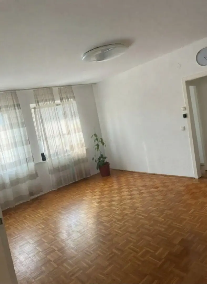 2 - ZIMMERWOHNUNG ZU VERMIETEN