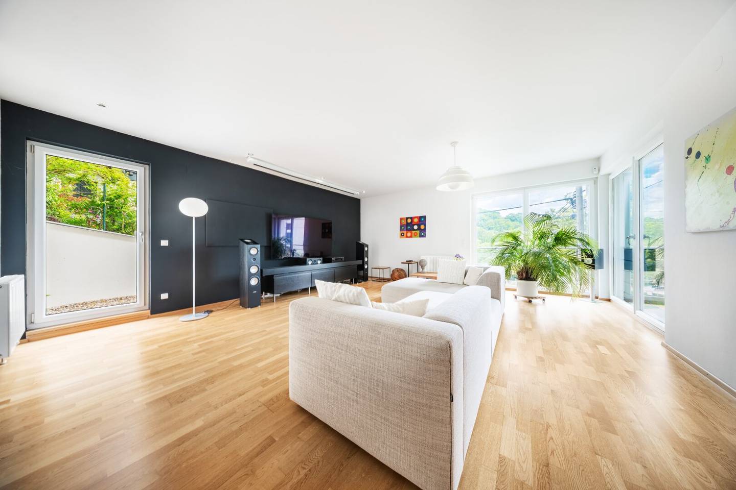 Sofort einziehen! Modernes Familienhaus beim Wolfersberg mit Garten - Terrassen und schönen Grünblick!