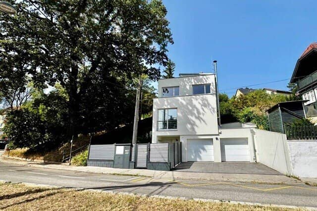 Sofort einziehen! Modernes Familienhaus beim Wolfersberg mit Garten - Terrassen und schönen Grünblick!