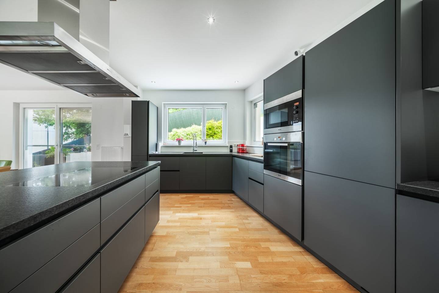 Family Dream Home Modern Single Family House with Garden Terraces and View of Wolfersberg