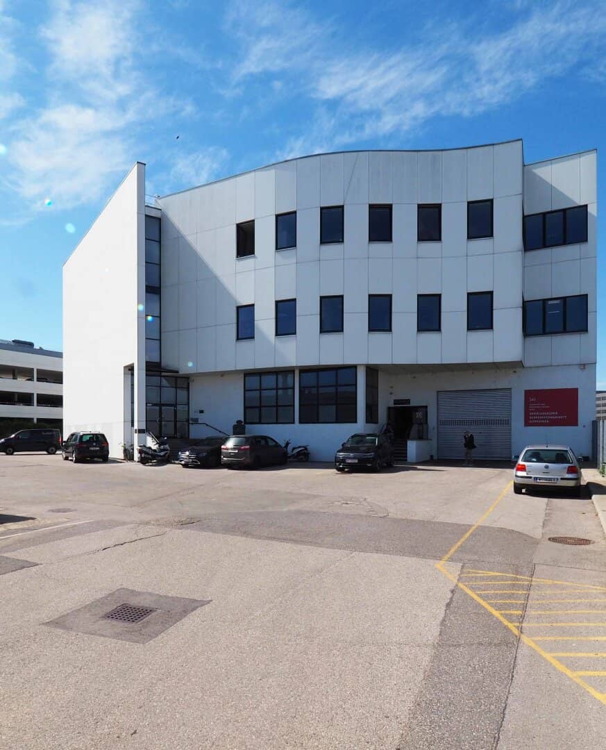 INDUSTRIAL PROPERTY | LOGISTICS WAREHOUSE WITH OFFICE IN A PERFECT LOCATION | U3 Zippererstraße and A23 St. Marx