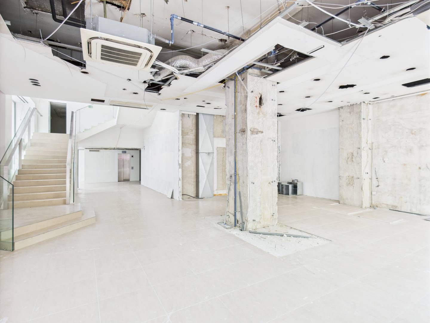 Top corner retail space on Mariahilfer Street