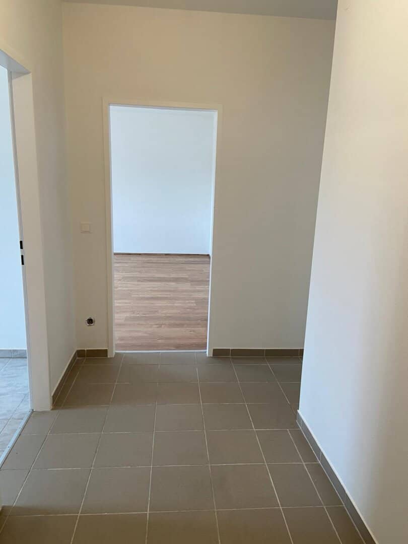 VOLLSANIERTE  3 - ZIMMERWOHNUNG PROVISIONSFREI ZU VERKAUFEN!