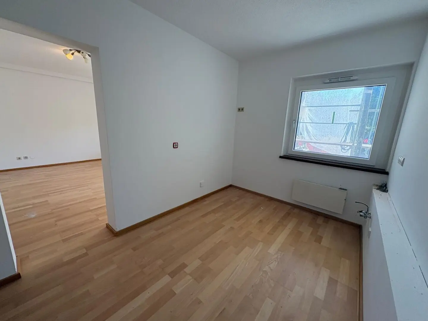 Commission-free bright ground floor apartment with loggia for sale