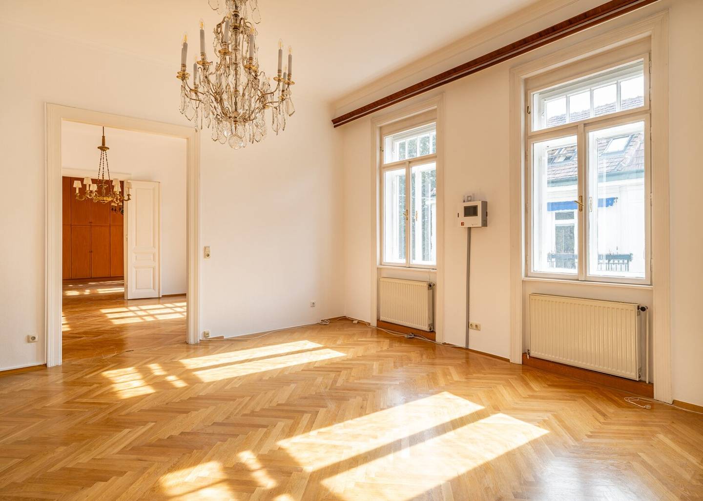 Charming old building apartment with balcony and lots of design freedom','de'':'Charmante Altbauwohnung mit Balkon und viel Gestaltungsspielraum!