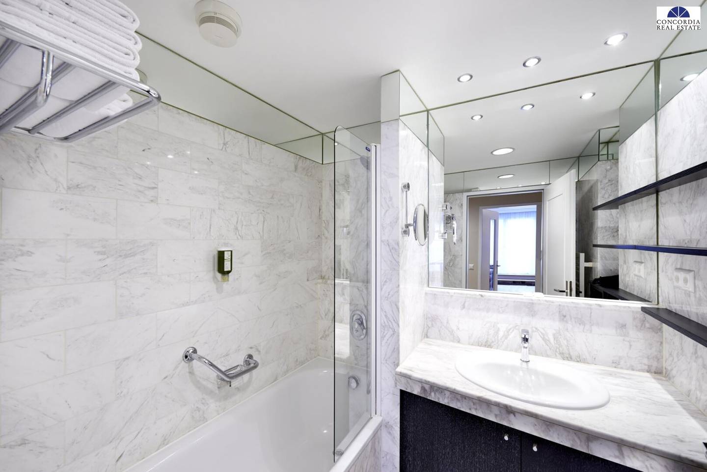 Sunny apartment fully furnished approx. 32m² near Stephansplatz