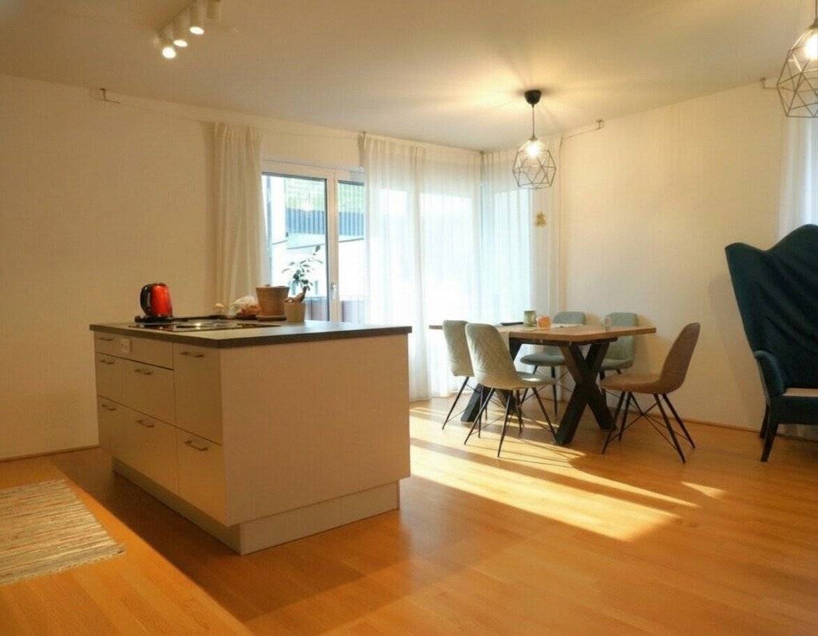 Neuwertige 3 - Zimmer Wohnung mit großem Balkon, Lift und Tiefgarage im Zentrum Mondsee - Komfort in Top-Lage!