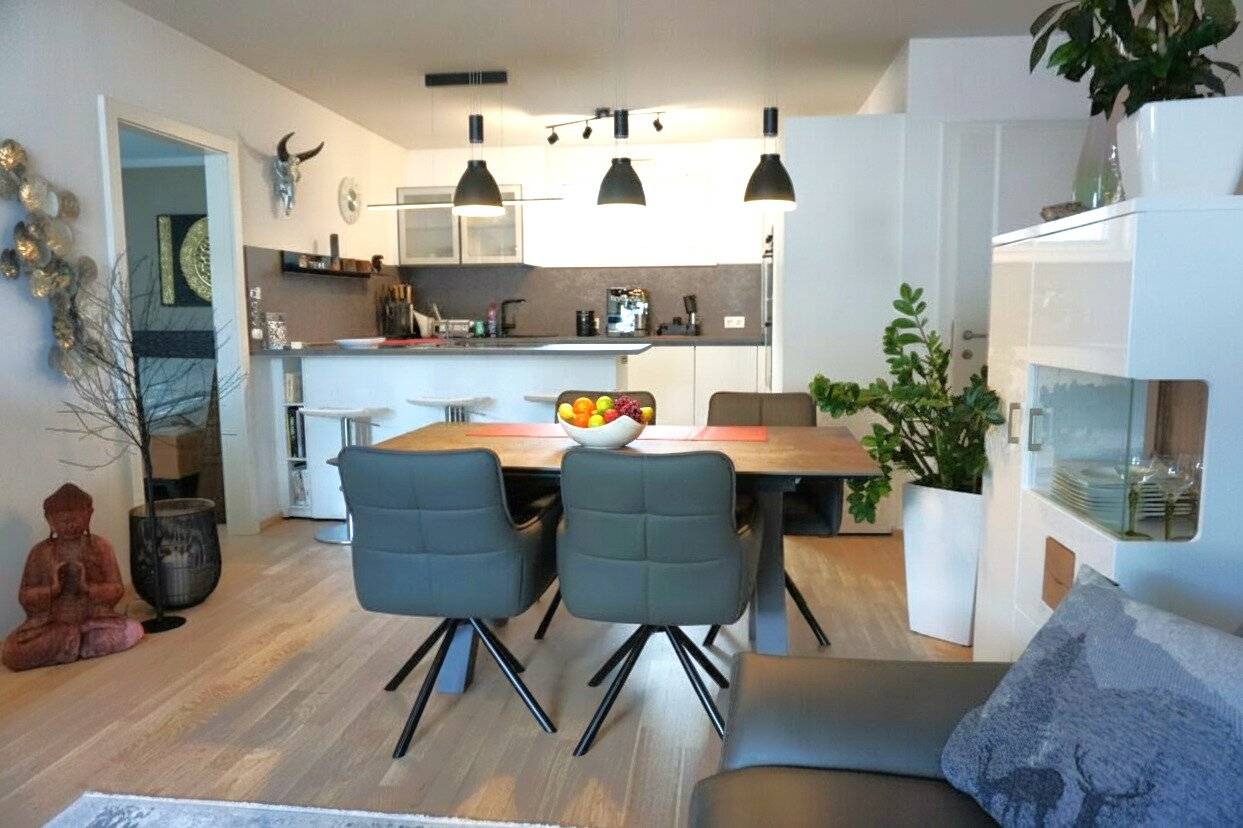 PROVISIONSFREI - 3 Zimmer Wohnung mit hochwertiger Küche, großen Sonnenbalkon in Mondsee - Tiefgaragenplätze, Lift, möblierte Übernahme möglich! Im BAURECHTSEIGENTUM