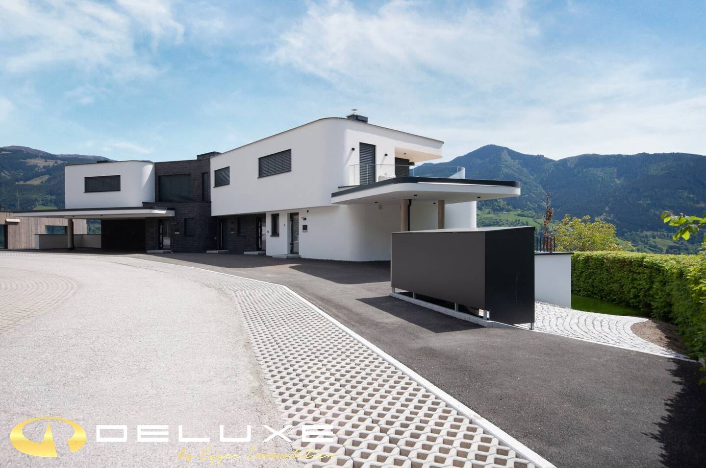 New build Deluxe owner-occupied condominium with breathtaking panoramic views of Lake Zell | First occupancy | Garden | only 5 units;