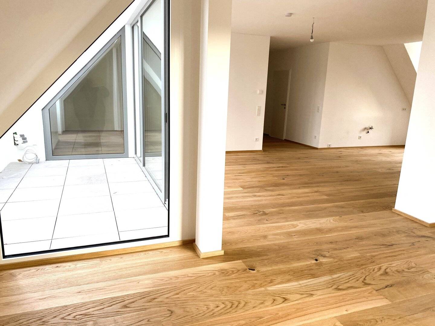 PROVISIONSFREIES PENTHOUSE MIT PANORAMA-BLICK - EIGENTUM