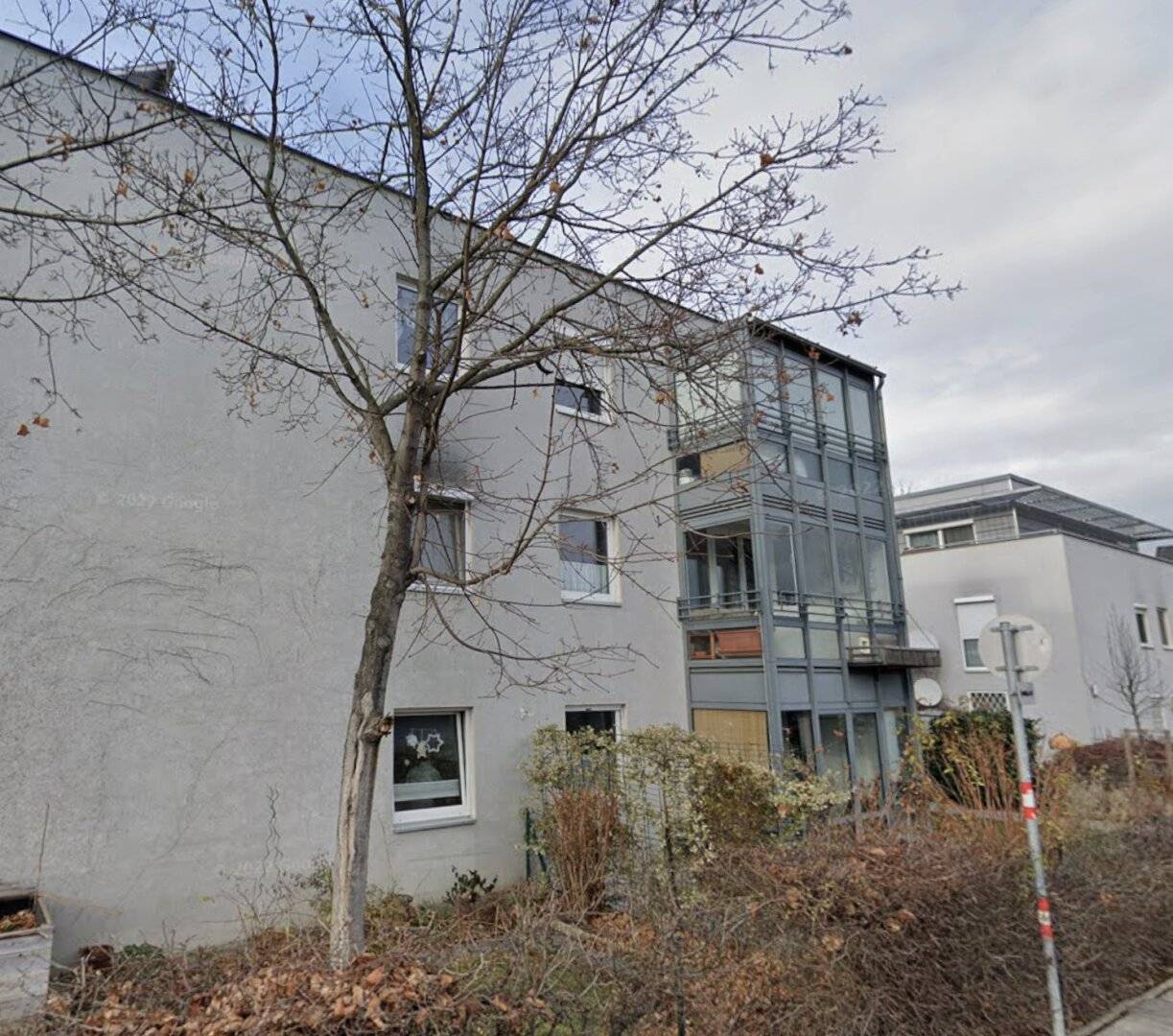 4 ZIMMER MIT VERANDA UND GRÜNBLICK