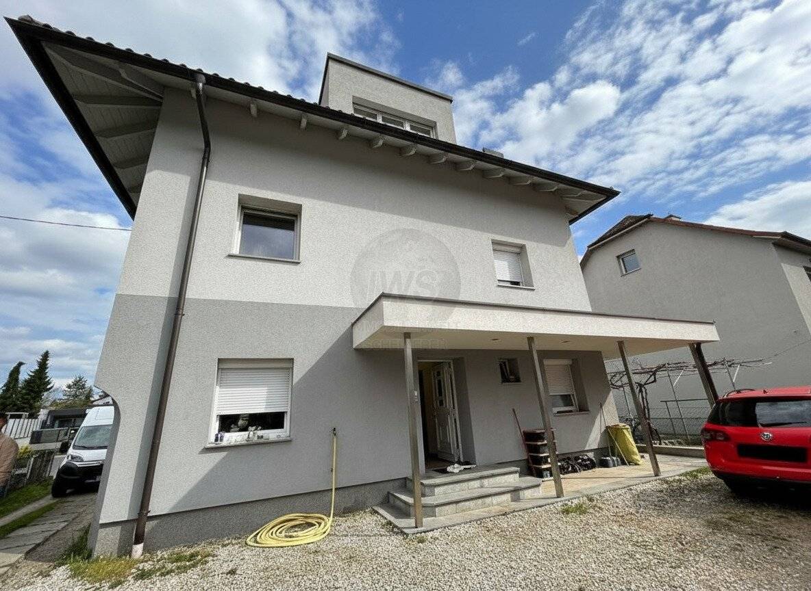 Attraktives Zinshaus in Wels-VOLL VERMIETET: Modernisiert, 256m², Garten, Garage & 7 Stellplätze!