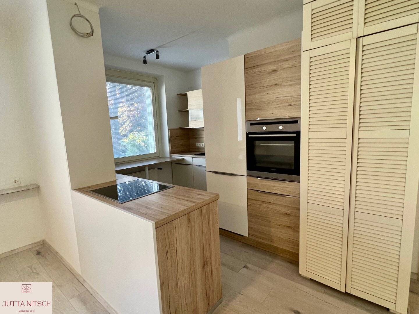 NEUER PREIS - Renovierte 2-Zimmerwohnung mit barrierefreiem Eingangsbereich des Wohnhauses - Mödling