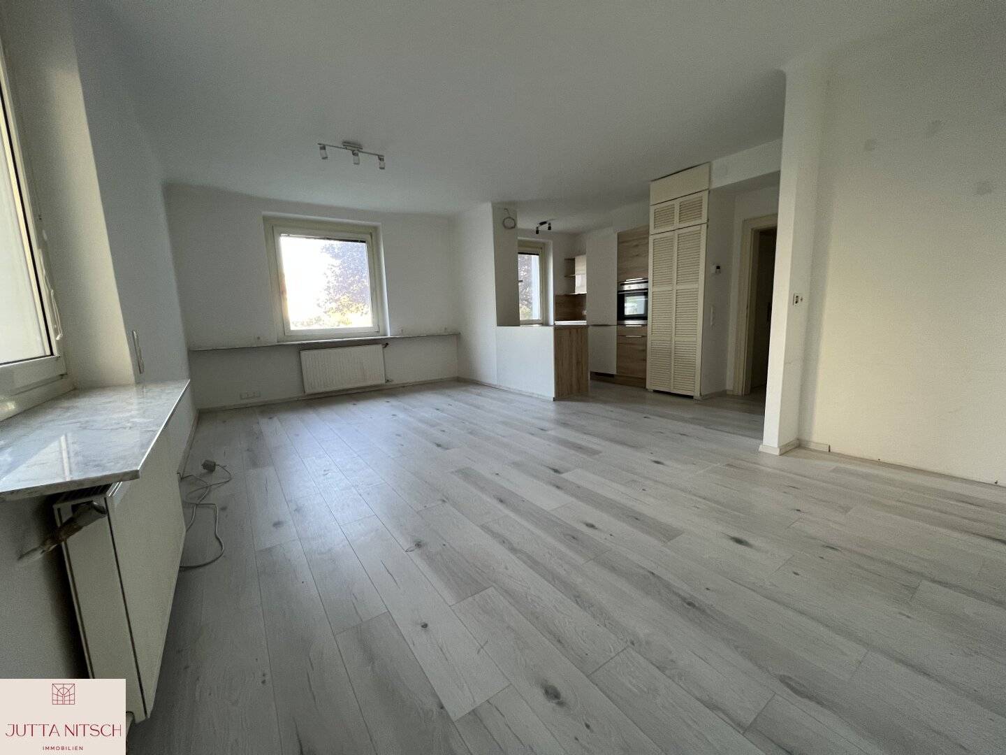 NEUER PREIS - Renovierte 2-Zimmerwohnung mit barrierefreiem Eingangsbereich des Wohnhauses - Mödling