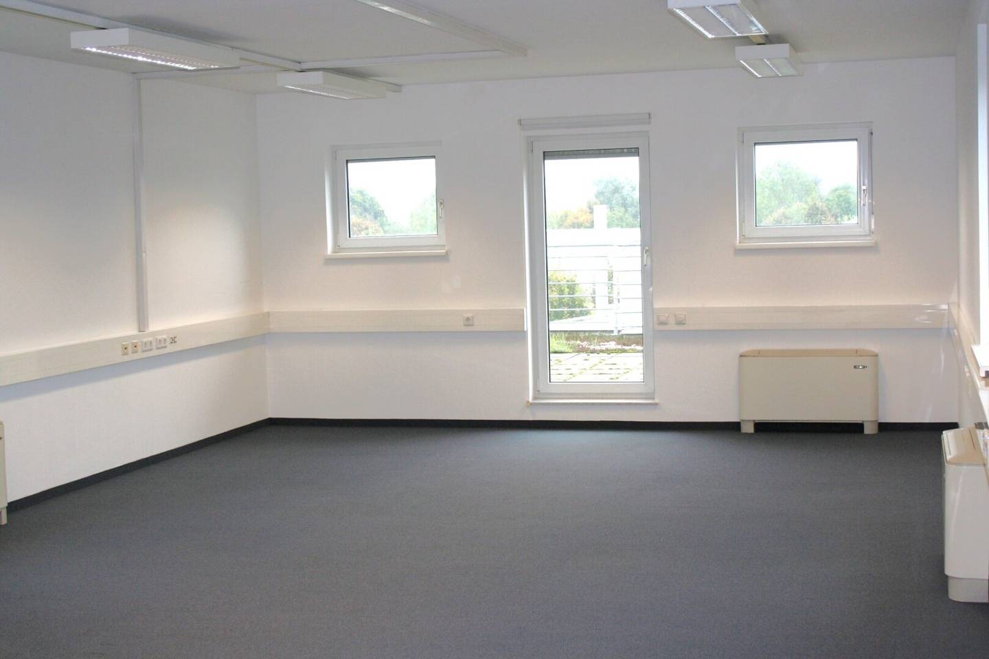 Bright office Linz Gewerbepark Franzosenhausweg Directly from the owner
