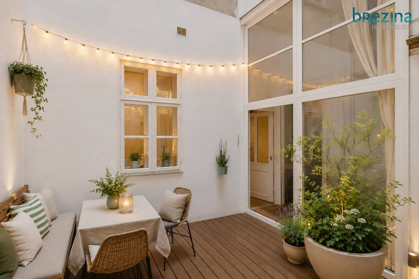 Altbauflair trifft Atrium – Wohnen nahe Servitenviertel