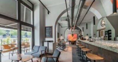 Approx. 5% return! Attractive commercial premises near Main Train Station and Belvedere