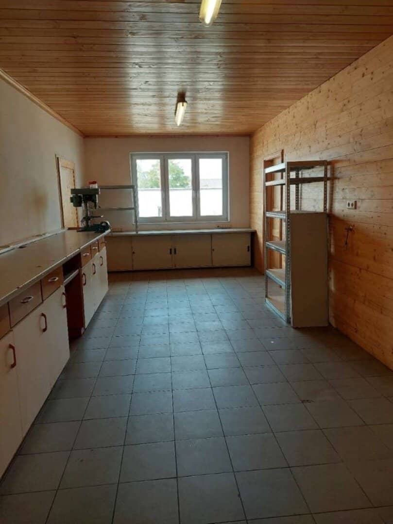 GEWERBEOBEKT MIT RENDITE-MÖGLICHKEIT: BÜRO - LAGER - WERKSTATT - STELLFLÄCHEN