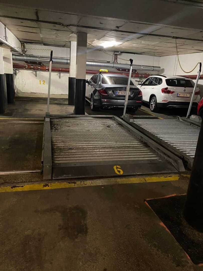 GARAGENPLATZ NÄHE KRANKENHAUS GÖTTLICHER HEILAND!