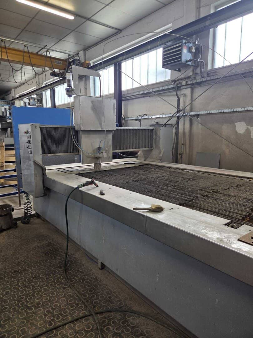 Gepflegte Industriehalle/Gewerbehalle 350m² in Lambach günstige Miete !!!