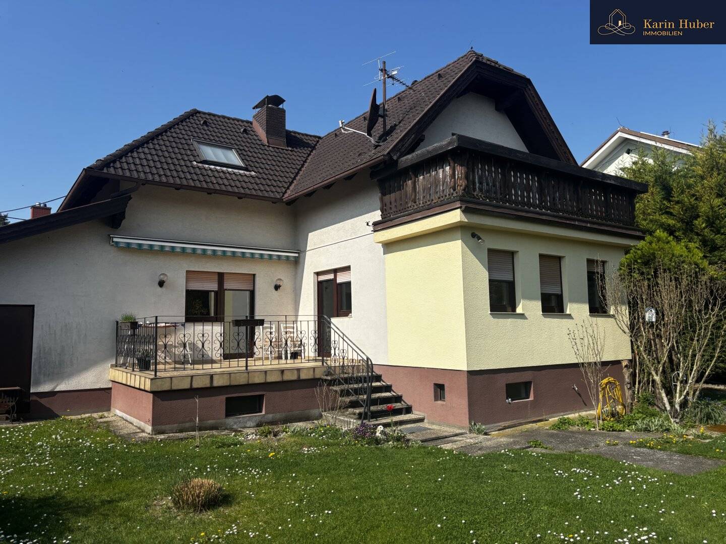 Charming single family house with garden