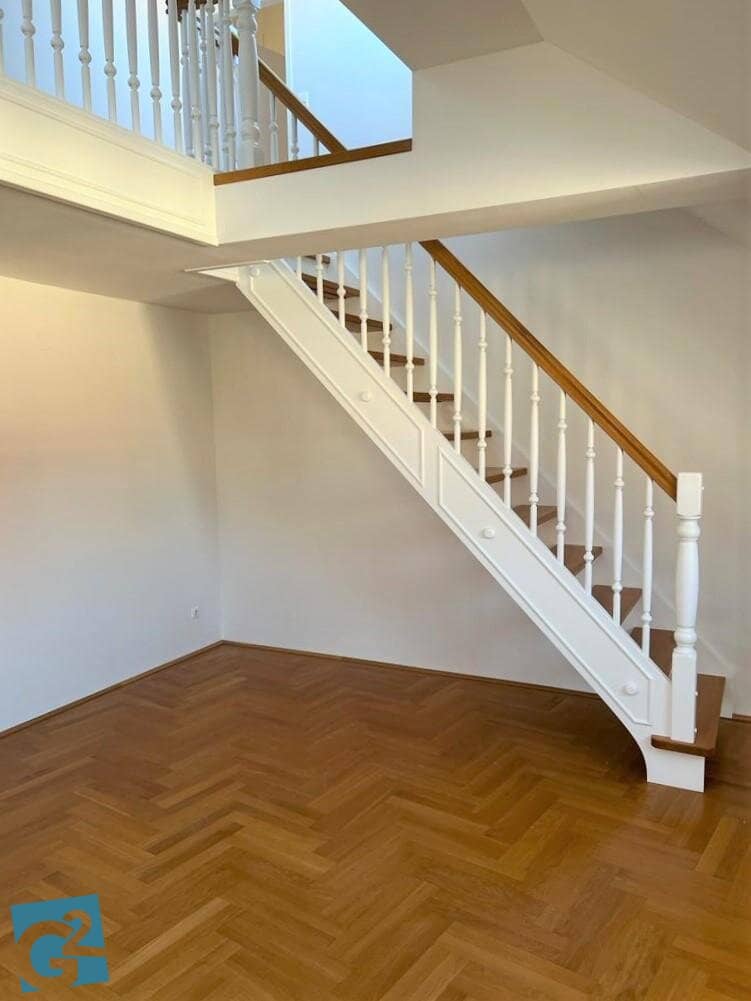 Near Cottage / Gersthofer Platzl - Exclusive space with 260 m² for use as office / studio / practice