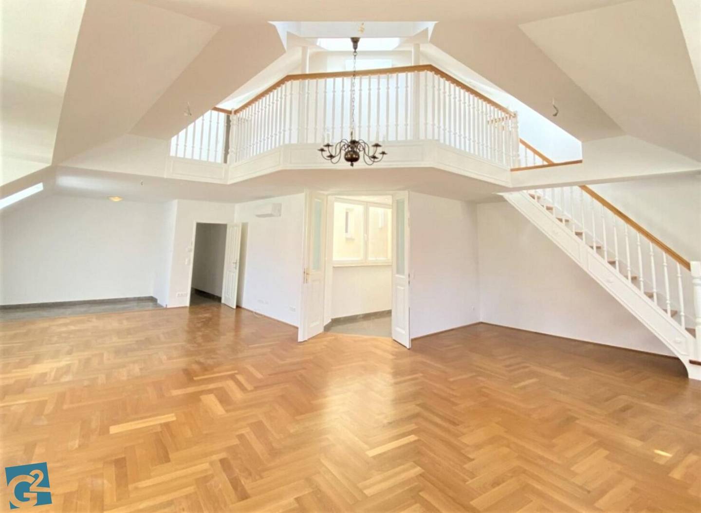 Exclusive 260m² top floor apartment with roof terrace and unique city view - Near Cottage / Gersthofer Platzl