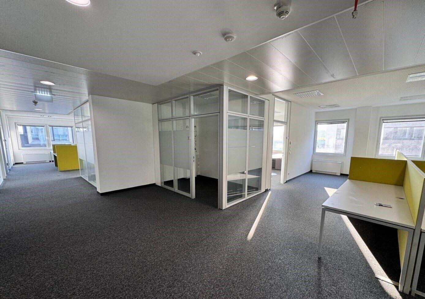Directly from the owner Modern air conditioned office Am Winterhafen Linz Zentrum