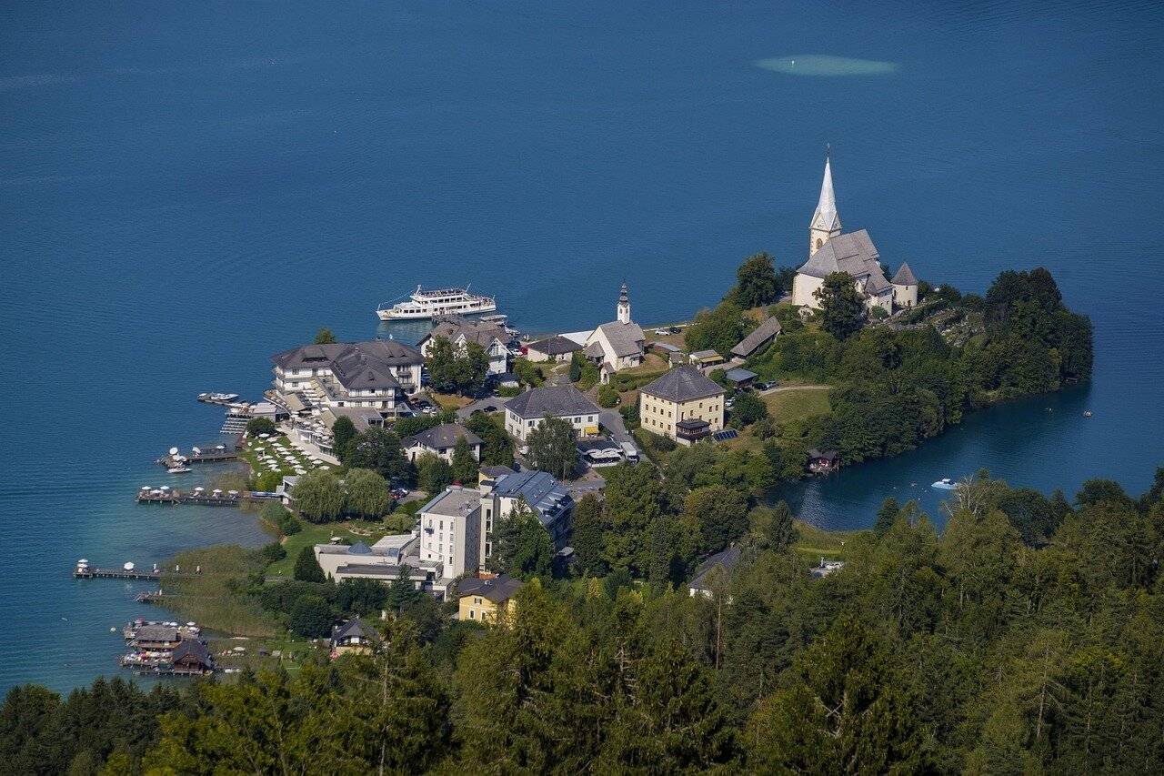 Condominium in Velden - about 500 m from the lake in a quiet location
deuffy