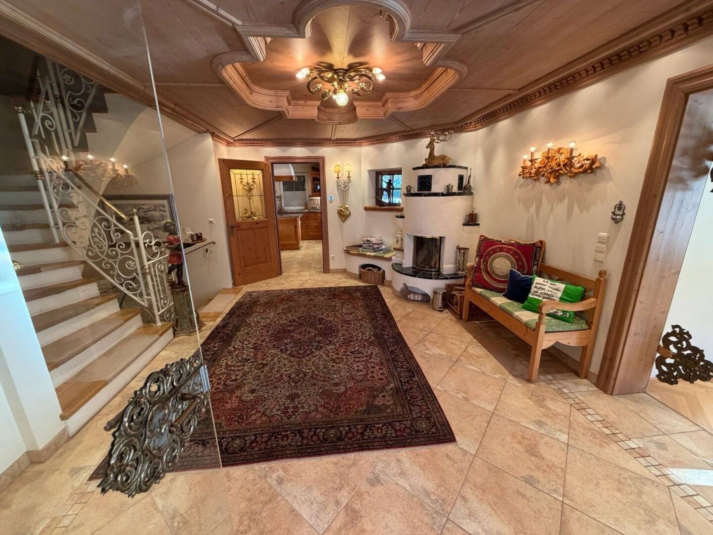 Idyllisches Zuhause: Exklusive Villa mit Indoor-Pool & Wellnessbereich