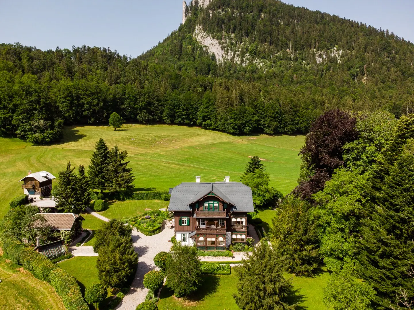 Historical Elegance: Ausseer-Landvilla