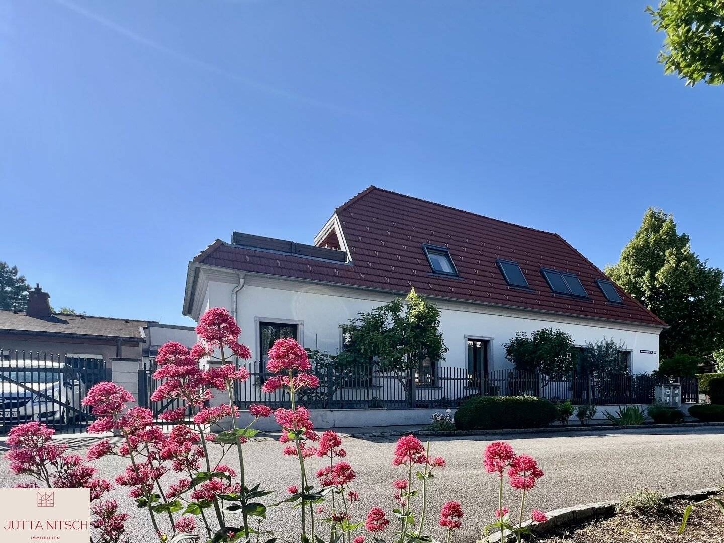 NEUER PREIS - Terrassenhaus mit Erdwärmeheizung und Einliegerwohnung - Möllersdorf
