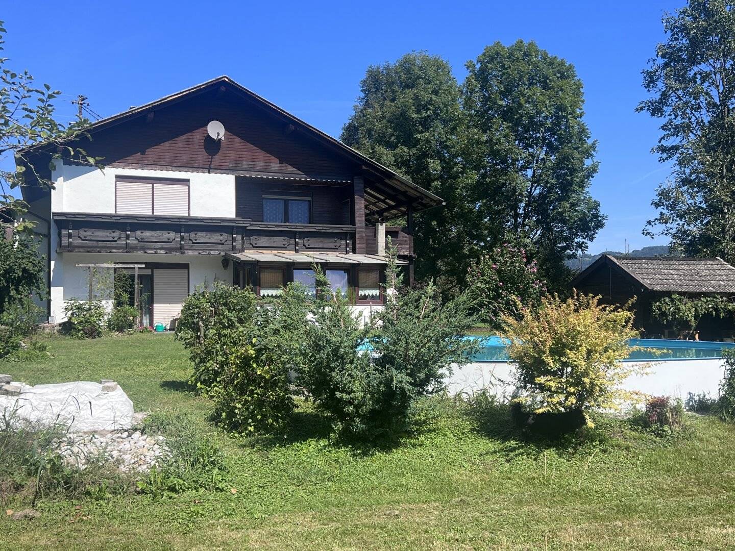 Zweifamilienhaus in Kirschentheuer bei Ferlach - 6 Zimmer, 2 Küchen, Garage und Scheune !!