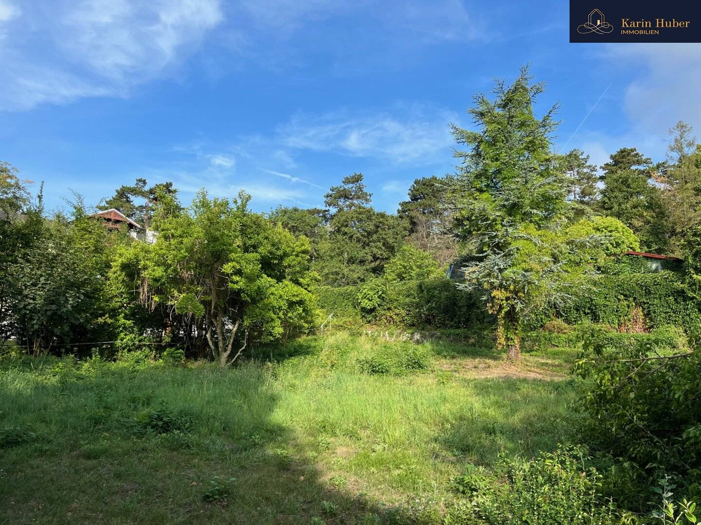 Sunny building plot in central location