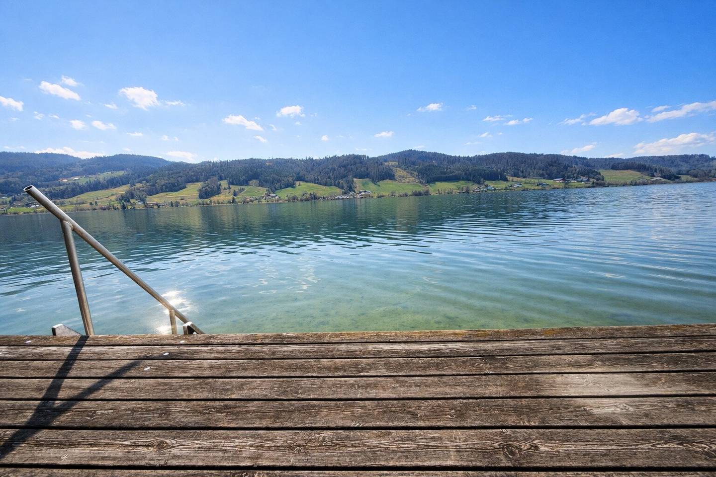 Longing for the Irrsee Garden apartment with bathing hut','de':'Seensucht am Irrsee – Gartenwohnung mit Badehütte