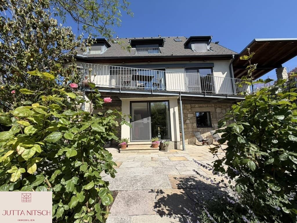 Exquisites Terrassenhaus mit max. 3 Wohneinheiten in Eisenstadt, separates Baugrundstück – Ihr neues Zuhause mit Traumgarten, Naturpool und Weitblick!