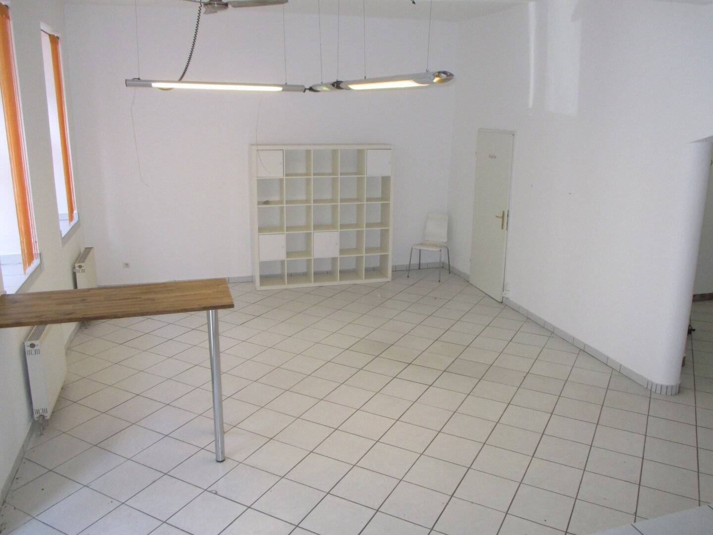 2-geschossiges Geschäftslokal, nahe Post-SB-Zone, 2 WCs, Küche