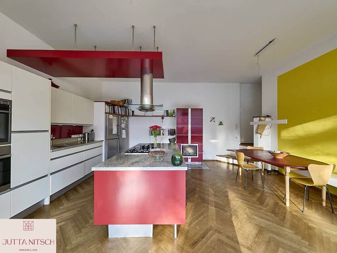 Dream home in Baden, a divisible property with a large natural garden and swimming pond